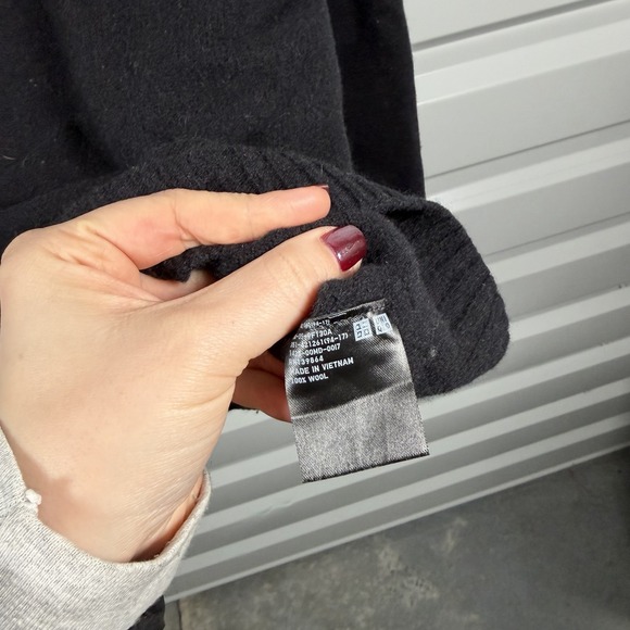 Uniqlo Womens Black 100% Wool Long Sleeve Crewneck Pullover Sweater Size L - Picture 4 of 4